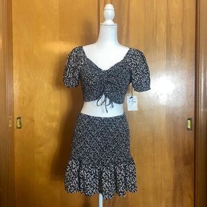 Women’s Japna Black & White Floral Print Two-Piece Crop Top & Skirt Set L